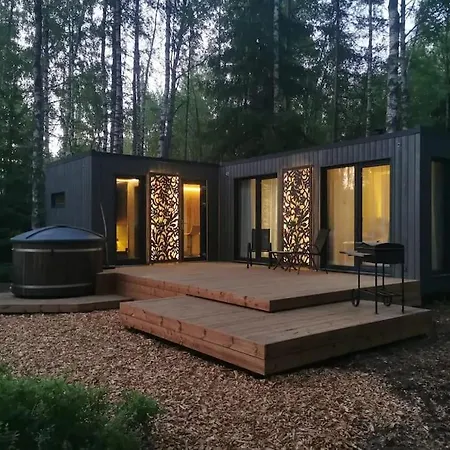 Metsavaatega Majake Paernu Piiril Paikuse Exterior photo